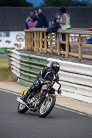 Vintage-motorcycle-club;eventdigitalimages;mallory-park;mallory-park-trackday-photographs;no-limits-trackdays;peter-wileman-photography;trackday-digital-images;trackday-photos;vmcc-festival-1000-bikes-photographs